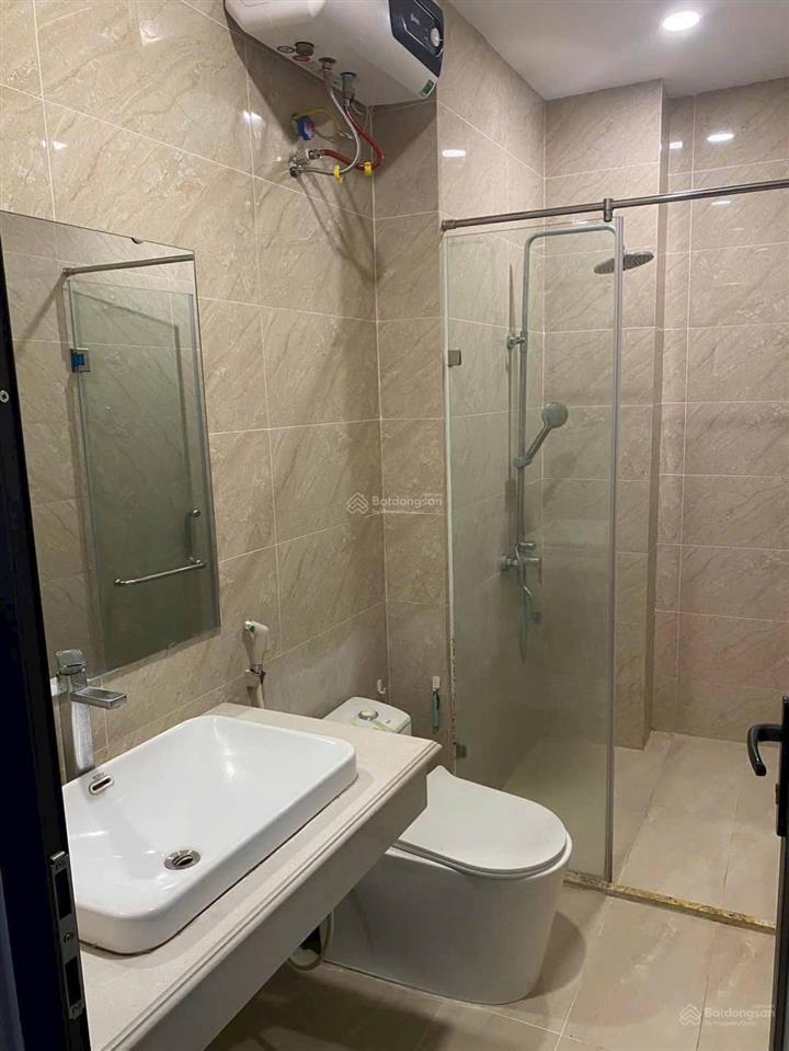 Mặt ngõ ba gác phi, vài nhà ra ô tô, dt 35m2*6t, mt 3,4m, 7,9 tỷ, dân xây qh ổn định