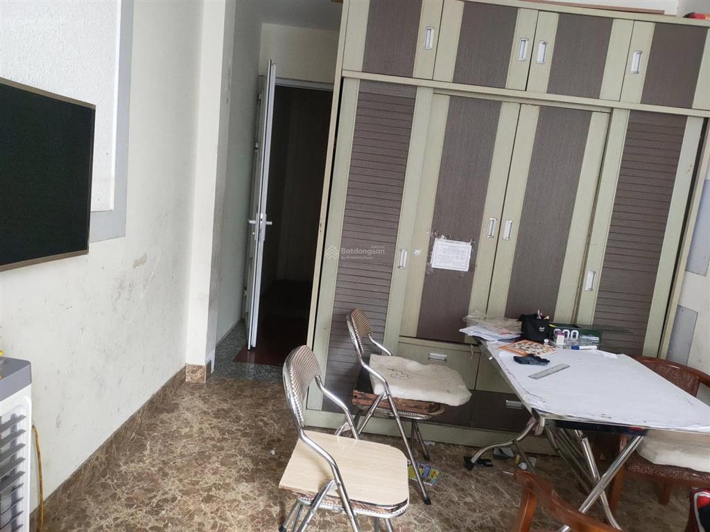 Mặt ngõ ba gác phi, vài nhà ra ô tô, dt 35m2*6t, mt 3,4m, 7,9 tỷ, dân xây qh ổn định