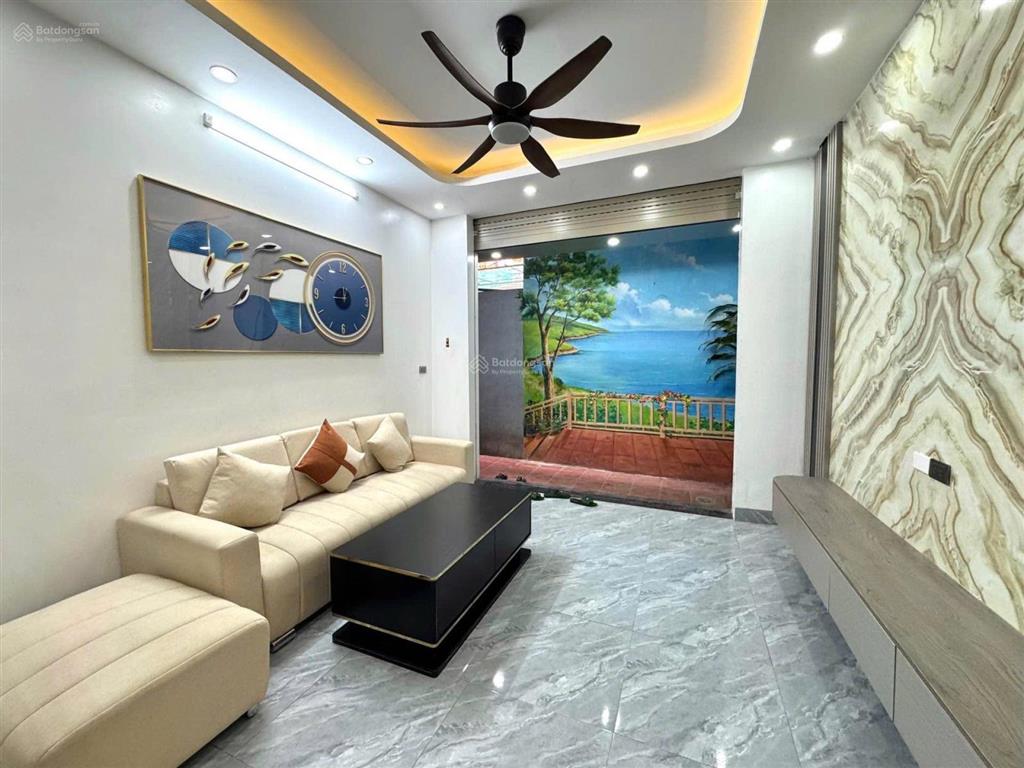 Lô góc 3 thoáng, ngõ thông vòng quanh, dt 28m2*4t, dân xây sổ vuông đẹp, 6,7 tỷ