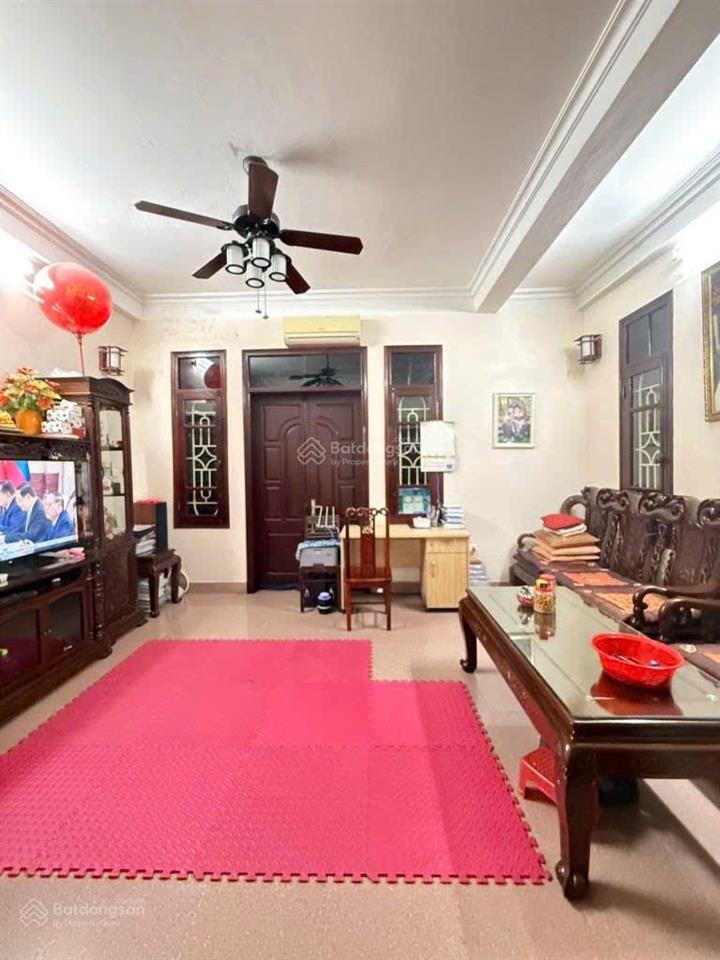 Ba gác đỗ cửa, thông tứ phía rất gần phố, dt 38m2*5t, mt 6,5m, chào 7,8 tỷ dân xây