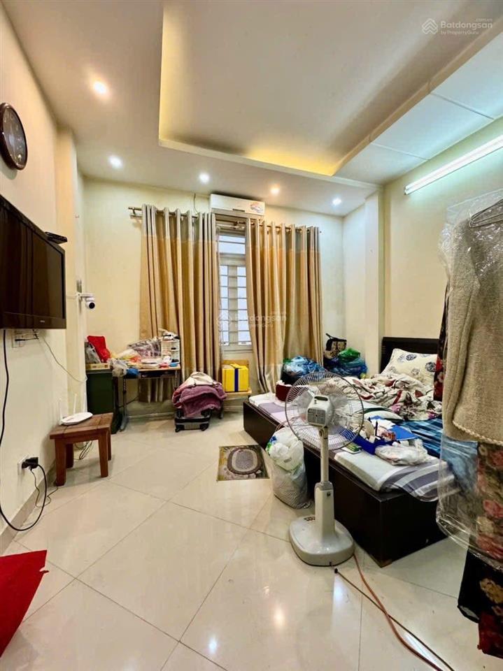 Lô góc mặt ngõ nông, trước nhà hơn 3m, dt 53m2, mt 4,6m, thông tứ phía, chào 11,7 tỷ