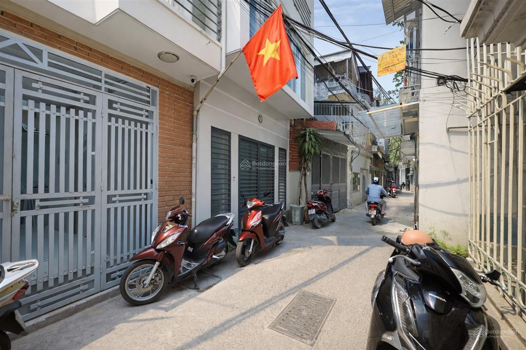 Lô góc mặt ngõ nông, trước nhà hơn 3m, dt 53m2, mt 4,6m, thông tứ phía, chào 11,7 tỷ