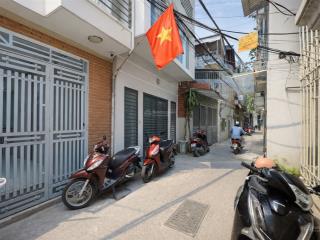 Lô góc mặt ngõ nông, trước nhà hơn 3m, dt 53m2, mt 4,6m, thông tứ phía, chào 11,7 tỷ