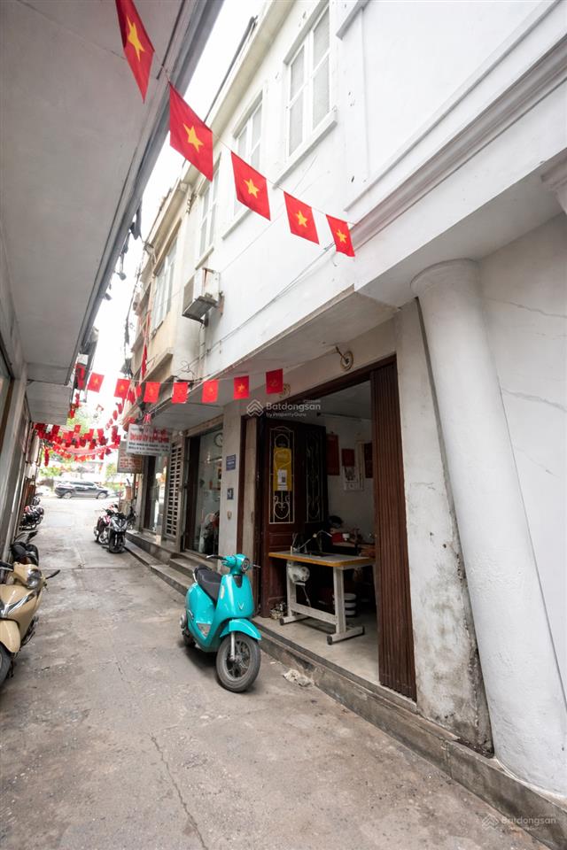 170 triệu/m2, 15m thẳng tắp ra mặt phố, dt 50m2*5t, ba gác đỗ cửa thông vòng quanh