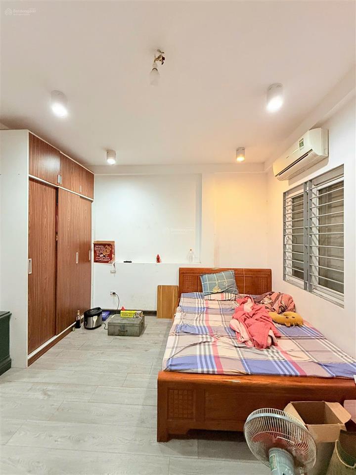 5,5 tỷ  lô góc 2 mặt ngõ, dt 25m2*4t, ngõ thông, dân xây qh ổn định