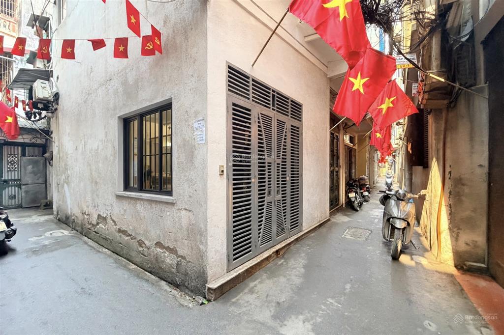 5,5 tỷ  lô góc 2 mặt ngõ, dt 25m2*4t, ngõ thông, dân xây qh ổn định