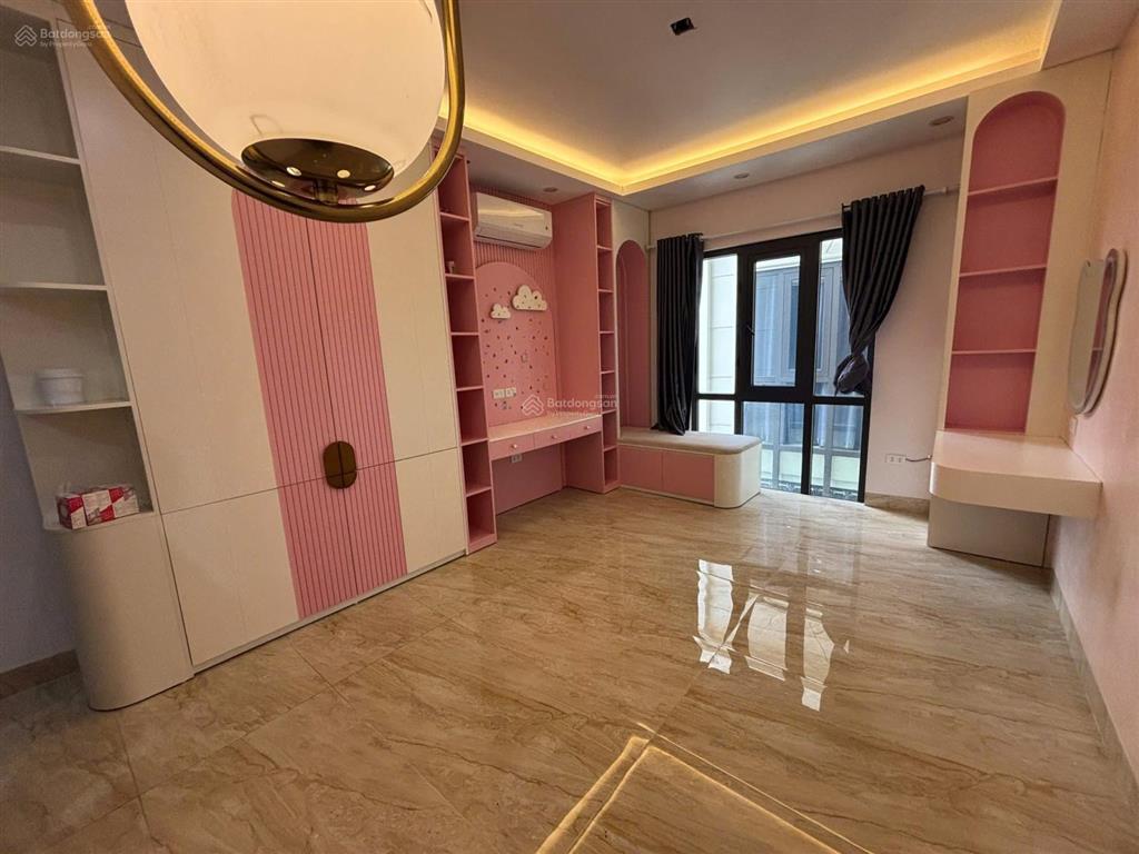 Lô góc ô tô dừng đỗ ngày đêm, ngõ thông tứ phía, dt 36m2*5t, mt 4,1m, chỉ 8,6 tỷ (ctl)
