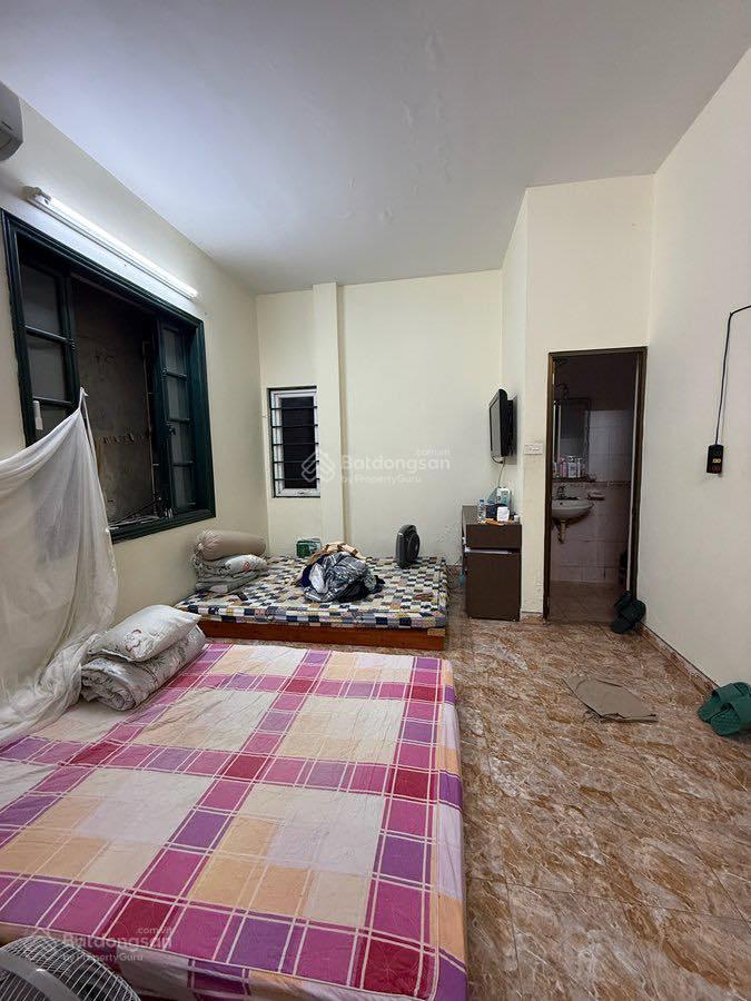 7,5 tỷ  mặt tiền 6m*5t, nhà mặt ngõ 3 gác cực nông, vài bước ra phố, sát hồ, dân dây sổ vuông