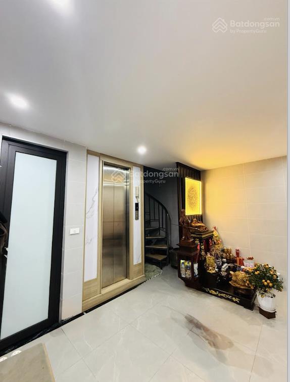 8,2 tỷ  lô góc ô tô đỗ cửa, 5t thang máy, dt 30m2, mt 4,5m, ngõ thông nhà đẹp lung linh