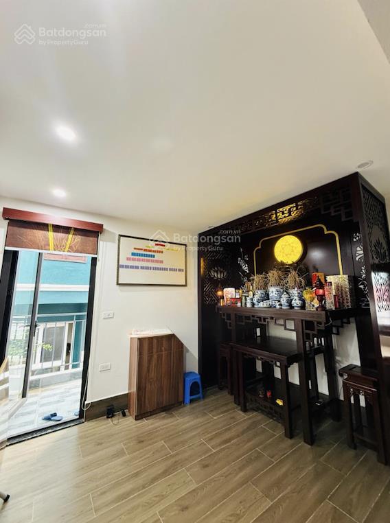 8,2 tỷ  lô góc ô tô đỗ cửa, 5t thang máy, dt 30m2, mt 4,5m, ngõ thông nhà đẹp lung linh