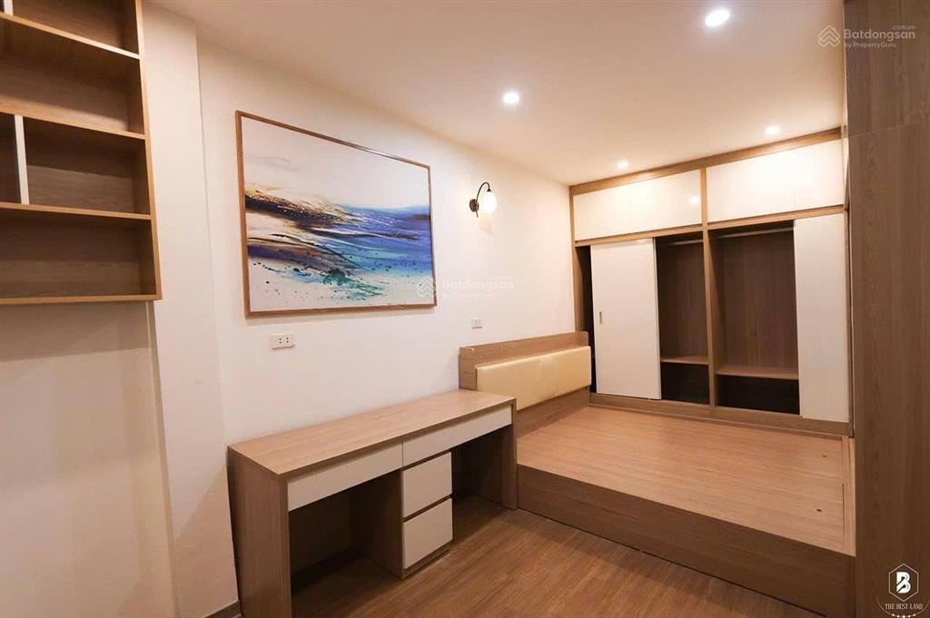 6,2 tỷ  dt 45m2*4t, mặt tiền 5m, ngõ nông thông, gần ô tô, dân xây sổ đẹp