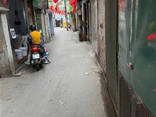 15m ra ô tô, ba gác phi thông vòng quanh dt 35m2*4t, mt 5,6m, chào 7,5 tỷ, qh ổn định sổ vuông