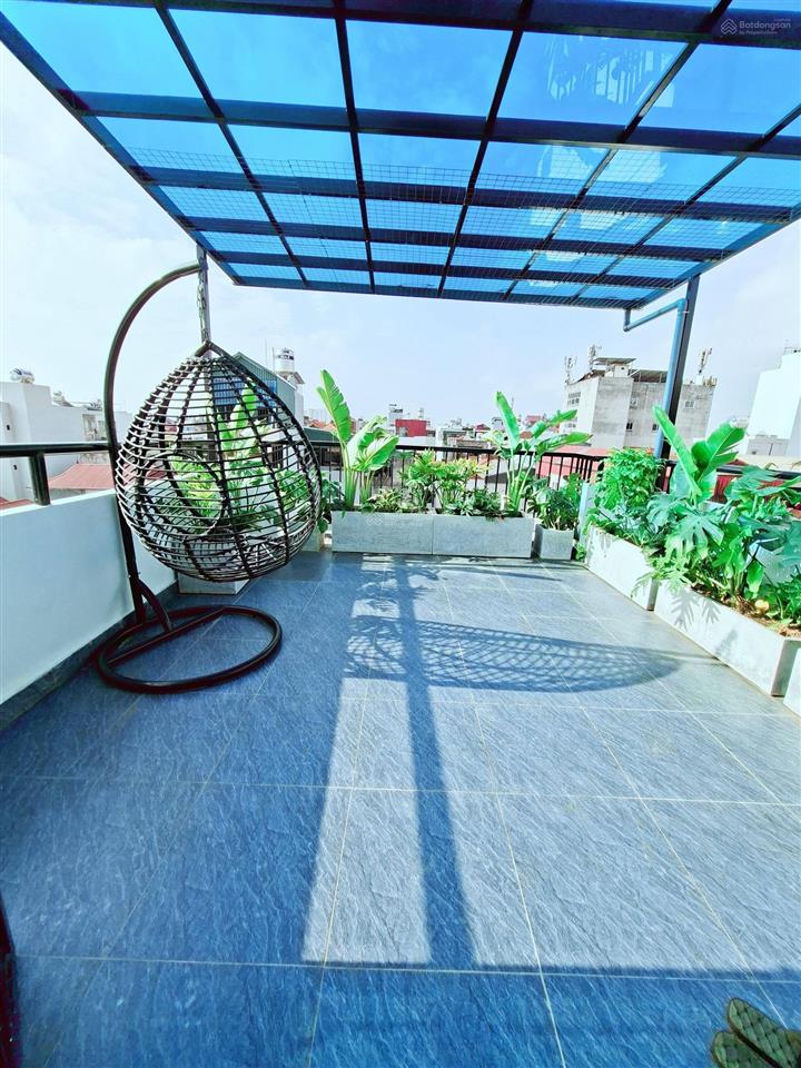 6,9 tỷ  6 tầng thang máy, trước nhà hơn 3m, 40m thẳng tắp ra mp, thông tứ phía