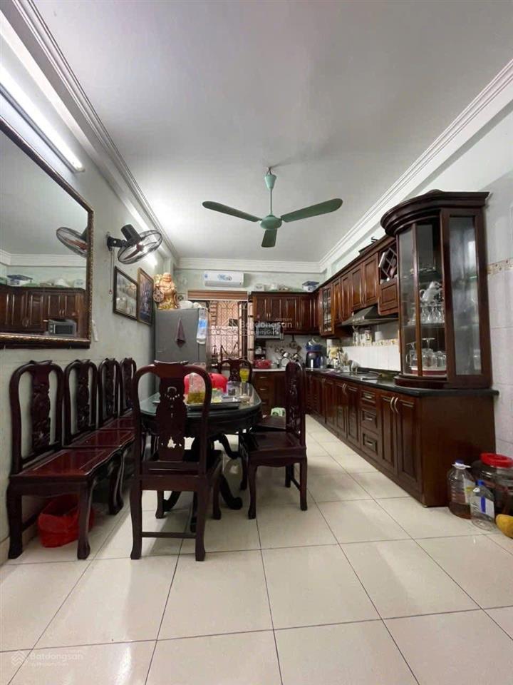 Mặt ngõ thông 20m thẳng tắp ra mp, dt 42m2, mt 6,6m, trước nhà 3m, chào 10,3 tỷ