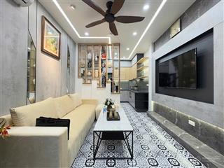 6,1 tỷ  dt 32m2 *5t, mt 3,4m, ngõ ba gác phi nông thoáng, sổ vuông nở hậu