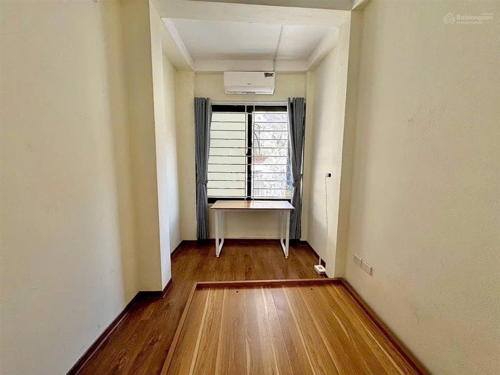 4,9 tỷ (ctl) mặt ngõ thẳng tắp 20m ra mp, trước nhà 3m thông các ngả, dt 24m2*6t