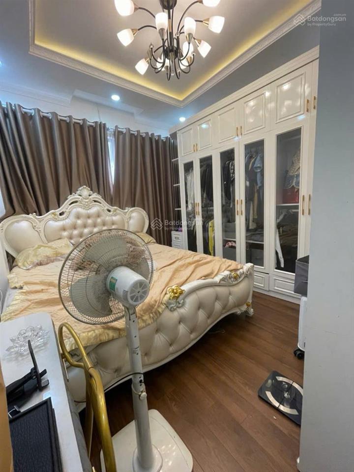 8,55 tỷ  ô tô đỗ cửa, ngõ thông tứ phía, dt 40m2*6t thang máy, mt ~4m, qh ổn định