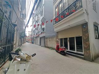 8,55 tỷ  ô tô đỗ cửa, ngõ thông tứ phía, dt 40m2*6t thang máy, mt ~4m, qh ổn định
