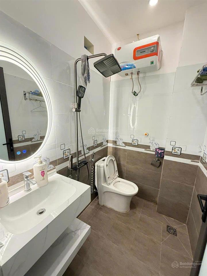 8,7 tỷ  dt 50m2, mt 4,6m, mặt ngõ thông, ba gác phi 30m ra mặt phố, 5t dân xây nở hậu