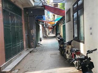 8,7 tỷ  dt 50m2, mt 4,6m, mặt ngõ thông, ba gác phi 30m ra mặt phố, 5t dân xây nở hậu