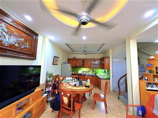 8,3 tỷ  dt 43m2, mt 5m, ba gác phi thông thẳng tắp ra ô tô gần, dân xây qh ổn định (ctl)