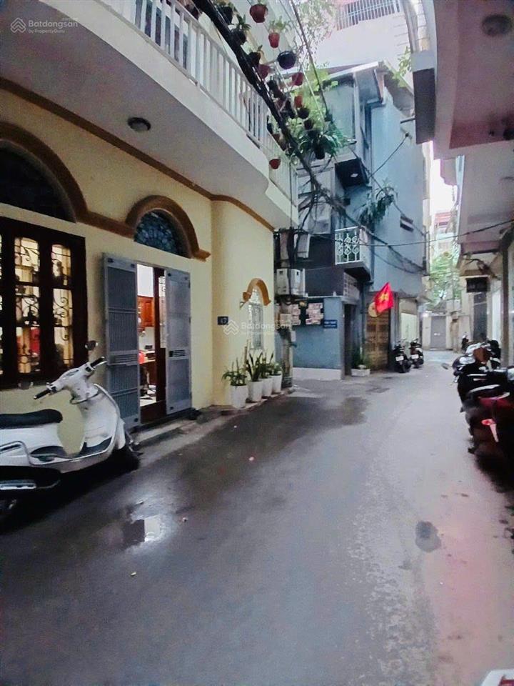 7 tỷ  ba gác tránh, thông tứ phía gần phố, dt 32m2, dân xây sổ đẹp, qh ổn định