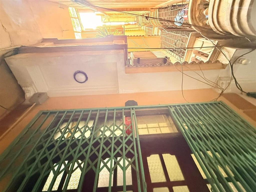 7 tỷ  ba gác tránh, thông tứ phía gần phố, dt 32m2, dân xây sổ đẹp, qh ổn định