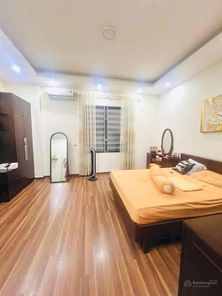 7,9 tỷ  lô góc ô tô thông vòng quanh, dt 32m2*5t, mt 3,8m, gần phố, nhà đẹp ban công xinh