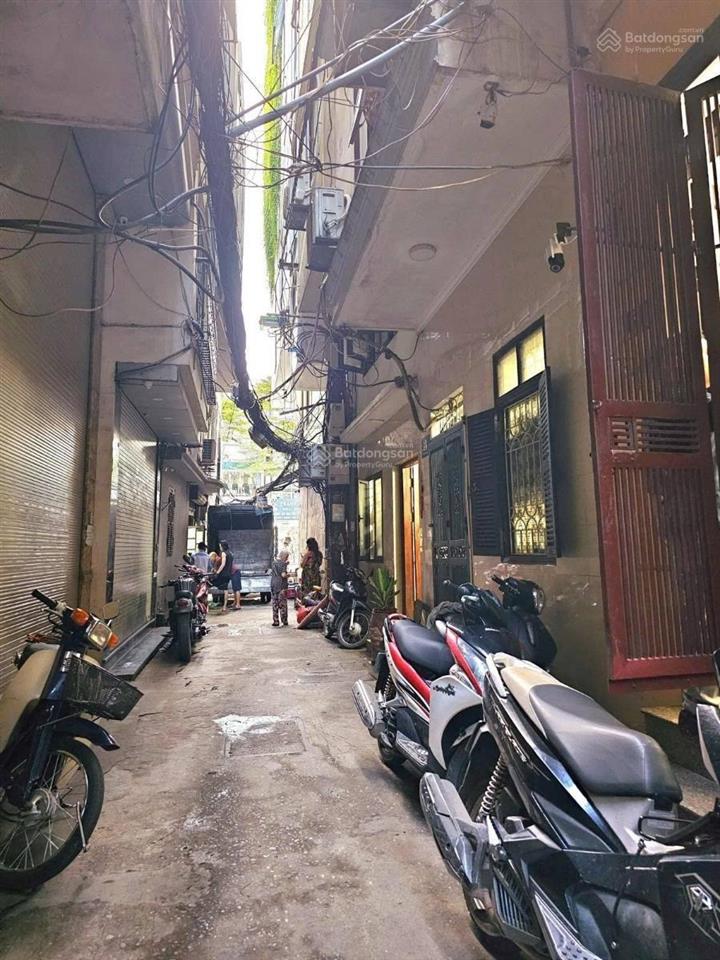 8,5 tỷ  ô tô đỗ cửa,dt 34m2*6t, mt 3,8m, 15m thẳng tắp ra mp, dân xây thông vòng quanh