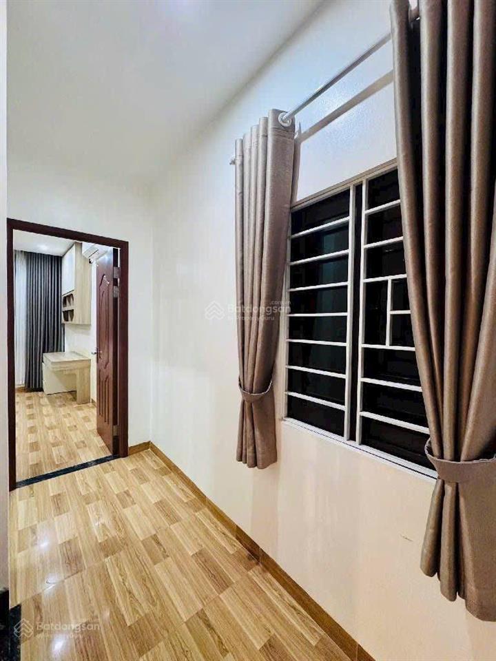 7,6 tỷ  5m ra ô tô, dt 35m2*4t, mt 4m, ba gác phi thông tứ tung, sổ vuông phân lô