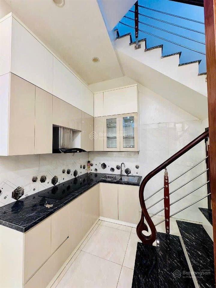 7,6 tỷ  5m ra ô tô, dt 35m2*4t, mt 4m, ba gác phi thông tứ tung, sổ vuông phân lô