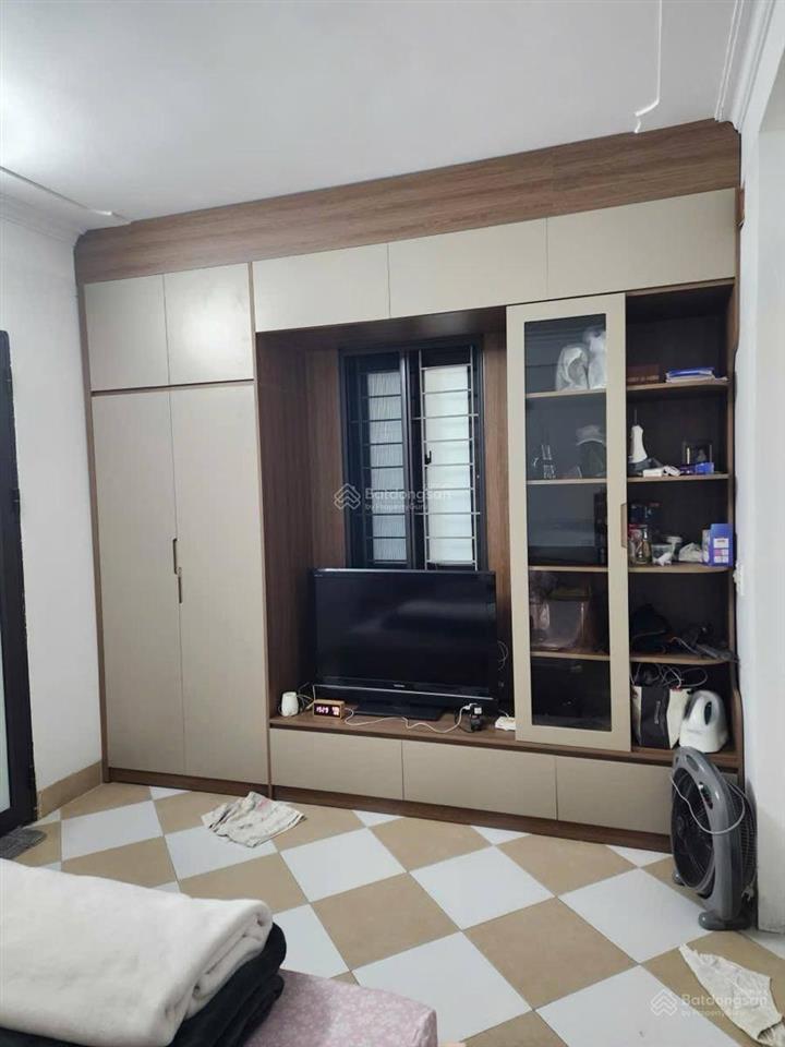 5 tỷ  lô góc 25m2*4t, mt 3,3m, ngõ thông gần phố, dân xây sổ vuông qh ổn định