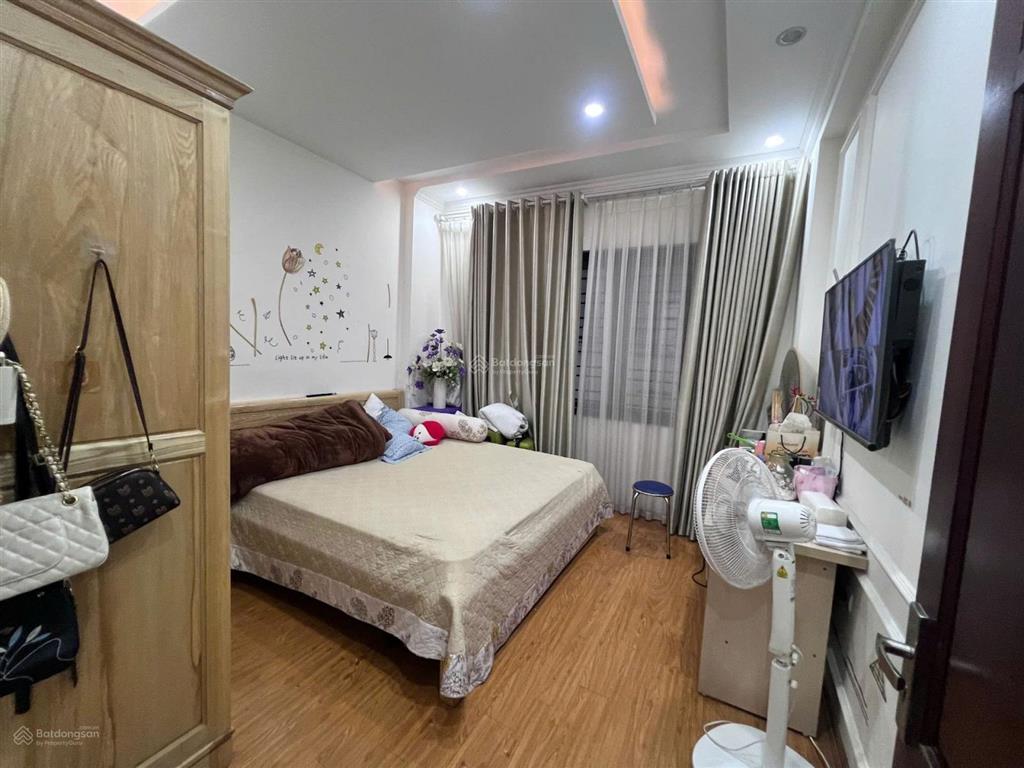 Giảm sốc 5 tỷ! phân lô ô tô tránh, 1 nhà ra mp, dt 110m2*5t thang máy, vỉa hè kd, 400 triệu/m2