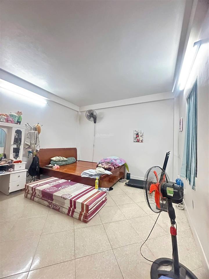 Ô tô đỗ cửa, 5m ra mp, dt 90m2, mt 6m, vỉa hè kd sầm uất, qh ổn định, sổ phân lô, 27,1 tỷ