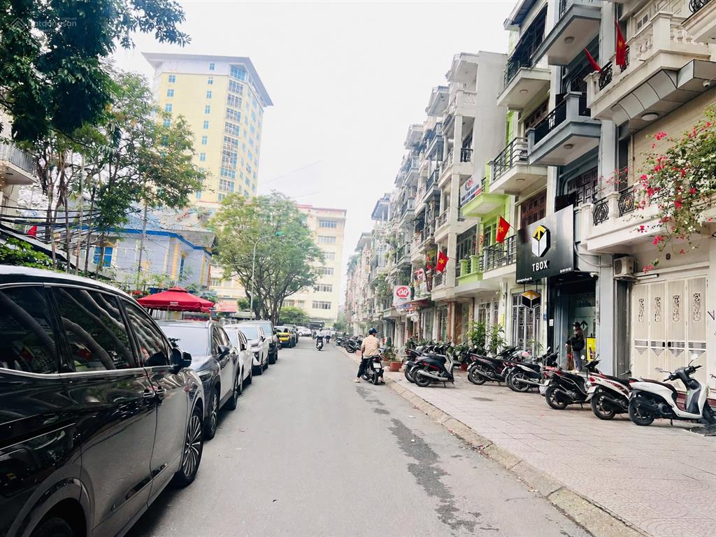 Phân lô 3 ô tô tránh, dt 85m2, mt 7,5m, vỉa hè 3m, sát mp, kinh doanh hết nấc, chào 39,8 tỷ
