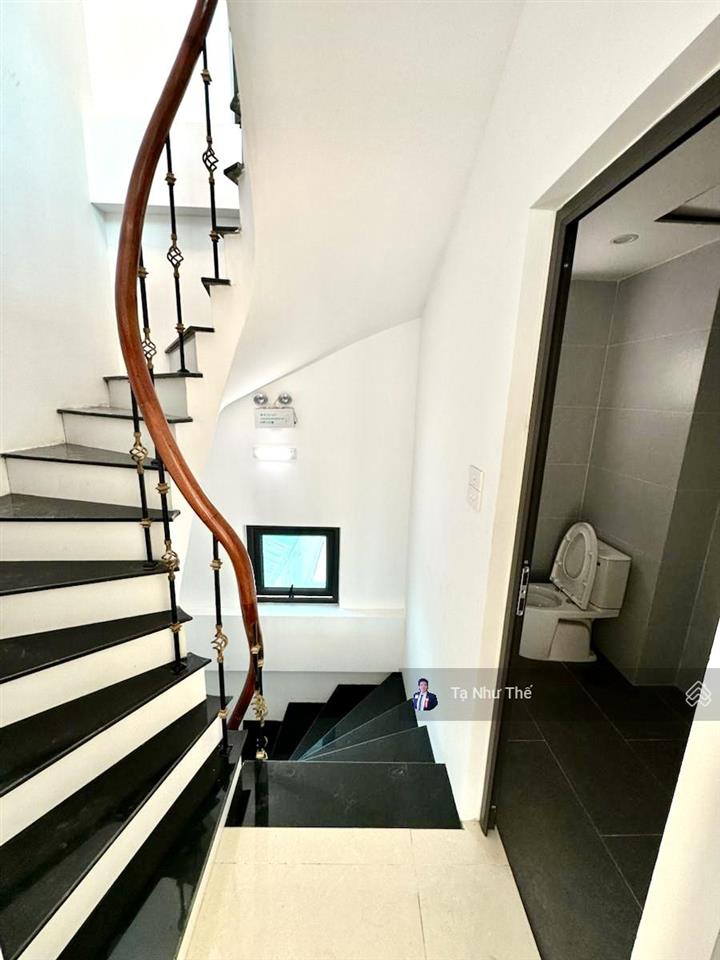 Bán toà văn phòng mặt phố phố lê trọng tấn  110m2  9t thang máy có hầm mặt tiền 6m vỉa hè rộng