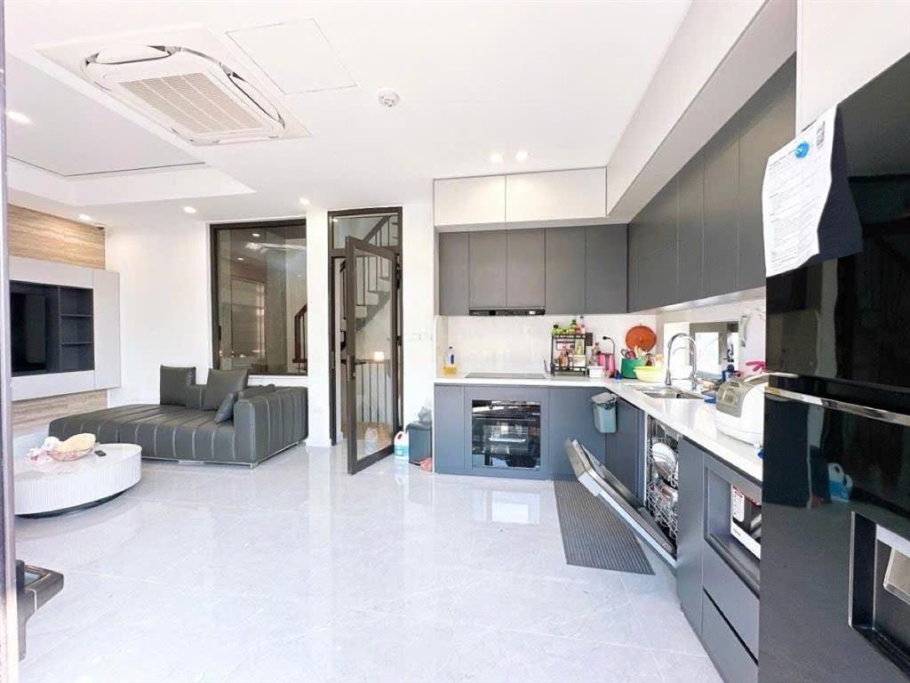 (hạ 4tỷ) 27.5 tỷ lô góc đỗ quang 90m2 phân lô ôtô tránh vỉa hè dân xây mt 5.5m 6t để ở/kd vp/cty
