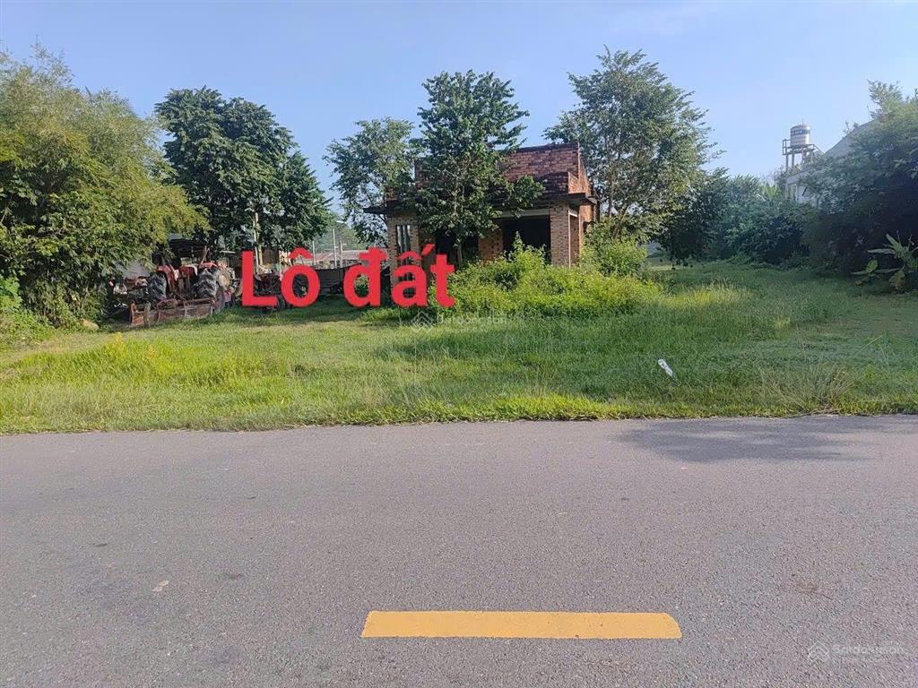 Mặt tiền đuòng xe công .chạy.bán kín 1km.đầy đủ tiện ít