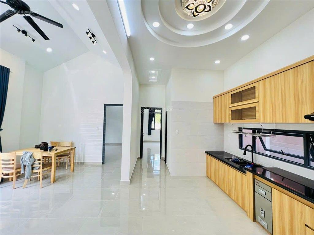 Cg phuớc thạnh củ chi tp hcm...
cần bán gấp nhà vườn siêu đẹp, đã hoàn công đường xe hơi.