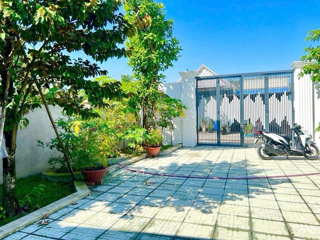 Cg phuớc thạnh củ chi tp hcm...
cần bán gấp nhà vườn siêu đẹp, đã hoàn công đường xe hơi.