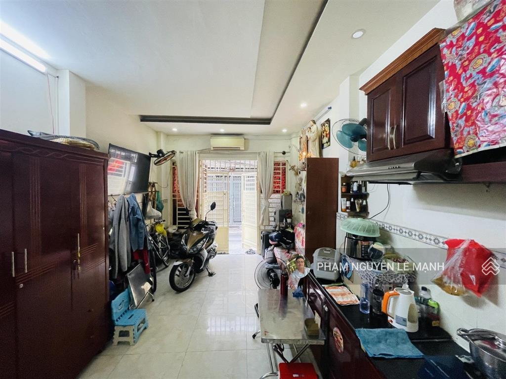 Bán nhà hưng hóa p6 tân bình hxh xe tải 3 tầng 2pn 3wc  5,6t tl
