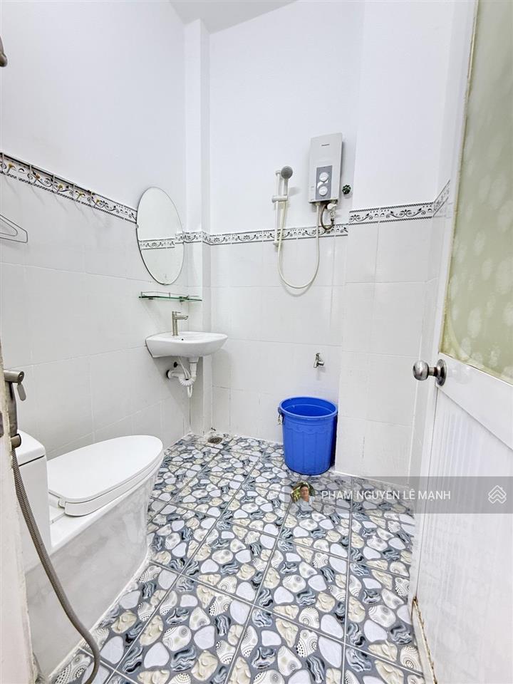 Bán nhà nguyễn trãi p.2 q.5 3 tầng sân thượng 35,8m2  5,5t tl