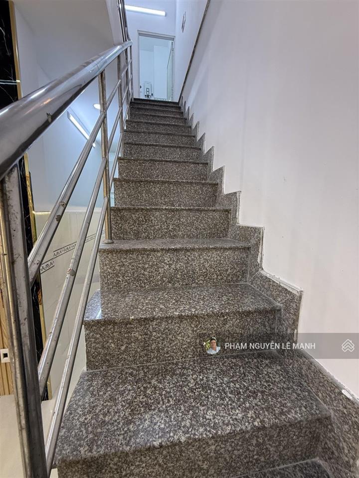 Bán nhà nguyễn trãi p.2 q.5 3 tầng sân thượng 35,8m2  5,5t tl