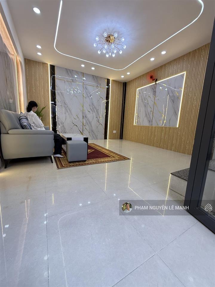 Bán nhà nguyễn trãi p.2 q.5 3 tầng sân thượng 35,8m2  5,5t tl