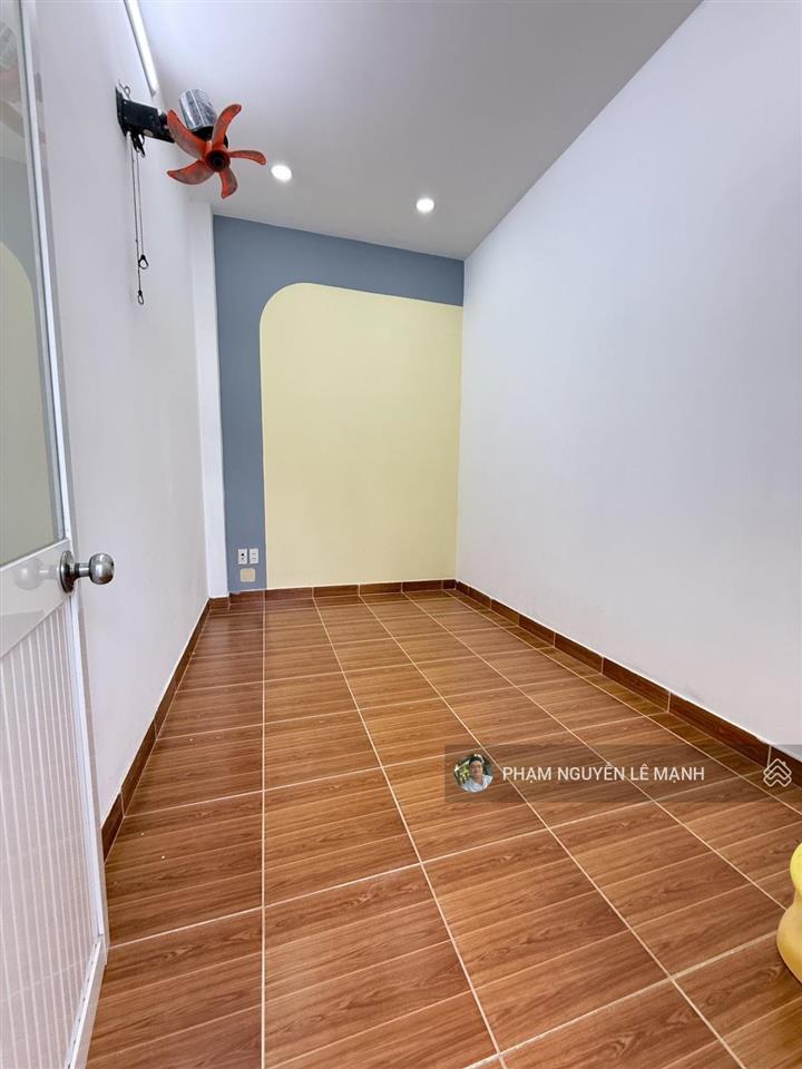 Bán nhà nguyễn trãi p.2 q.5 3 tầng sân thượng 35,8m2  5,5t tl