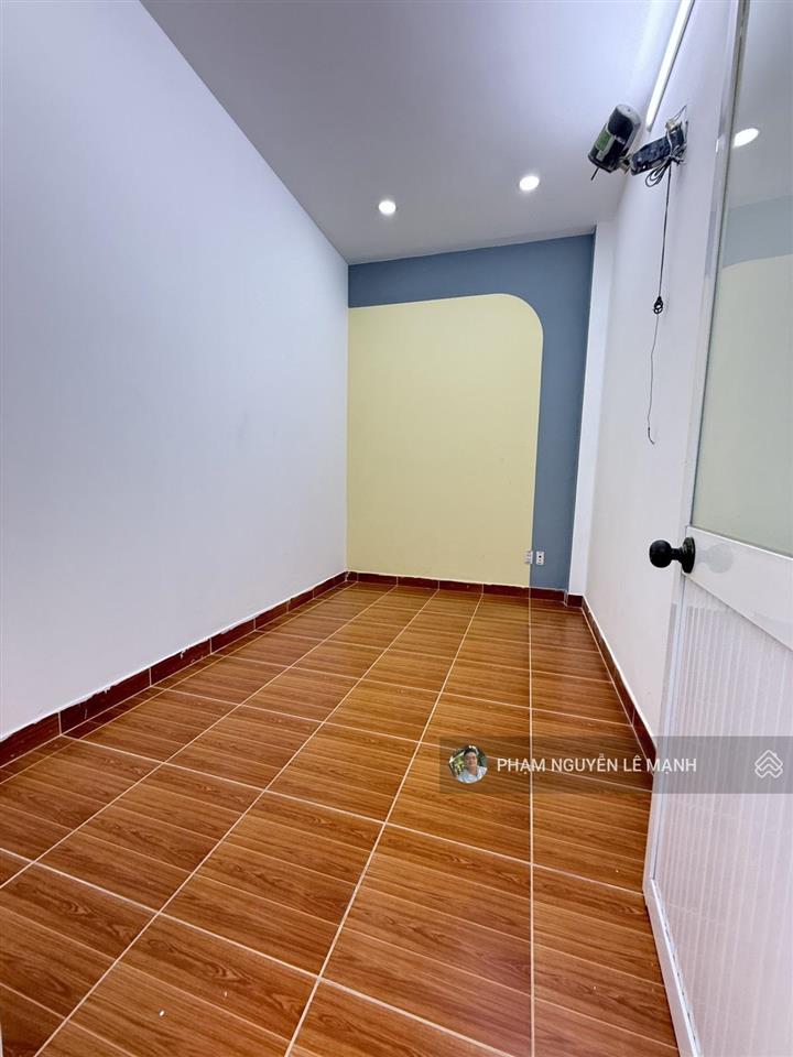 Bán nhà nguyễn trãi p.2 q.5 3 tầng sân thượng 35,8m2  5,5t tl