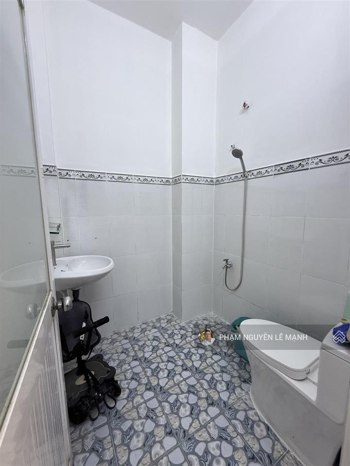 Bán nhà nguyễn trãi p.2 q.5 3 tầng sân thượng 35,8m2  5,5t tl