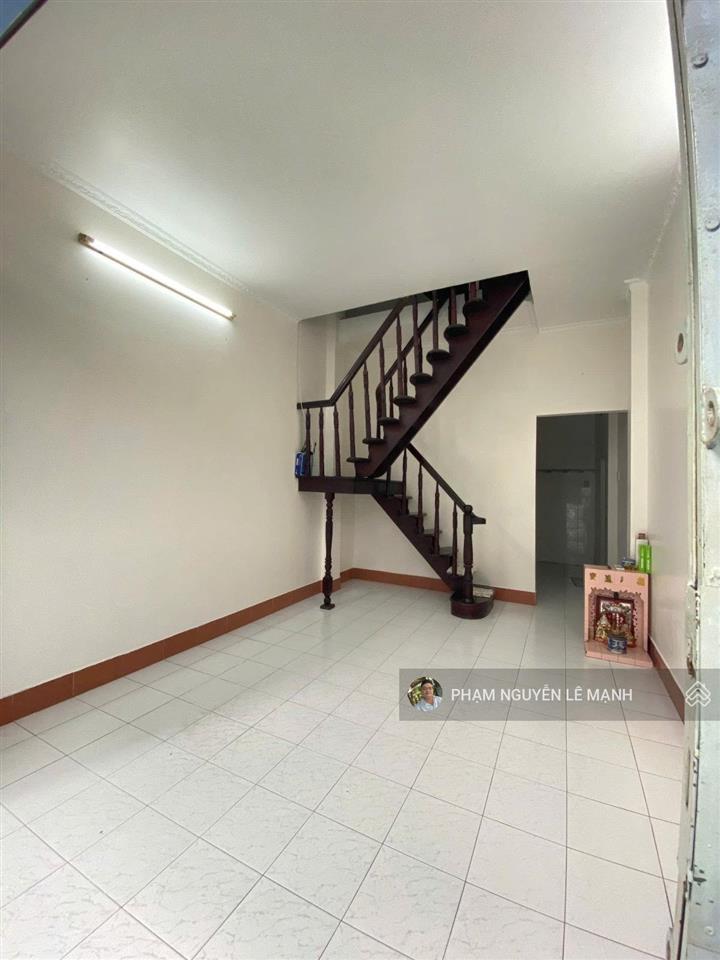 Bán nhà nguyễn chí thanh p.3 q.10 4,5x10 3 tầng  4pn 3wc 5,99t