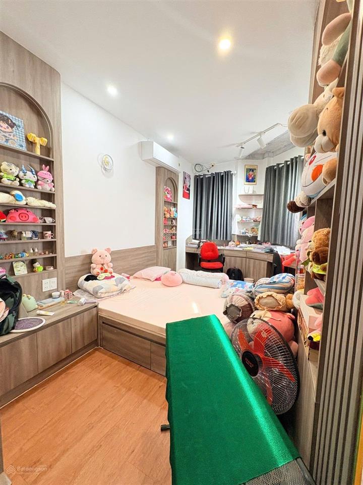 Bán nhà tứ hải p.6 tân bình lô góc mặt tiền kinh doanh 5 tầng 40m2
