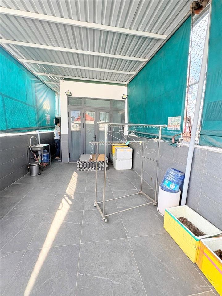Bán nhà tứ hải p.6 tân bình lô góc mặt tiền kinh doanh 5 tầng 40m2
